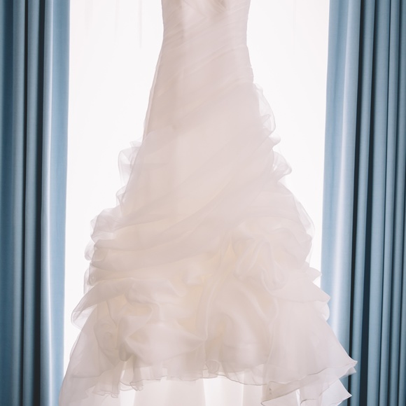 Casablanca Bridal 2064 Wedding dress size 4 - Picture 1 of 7